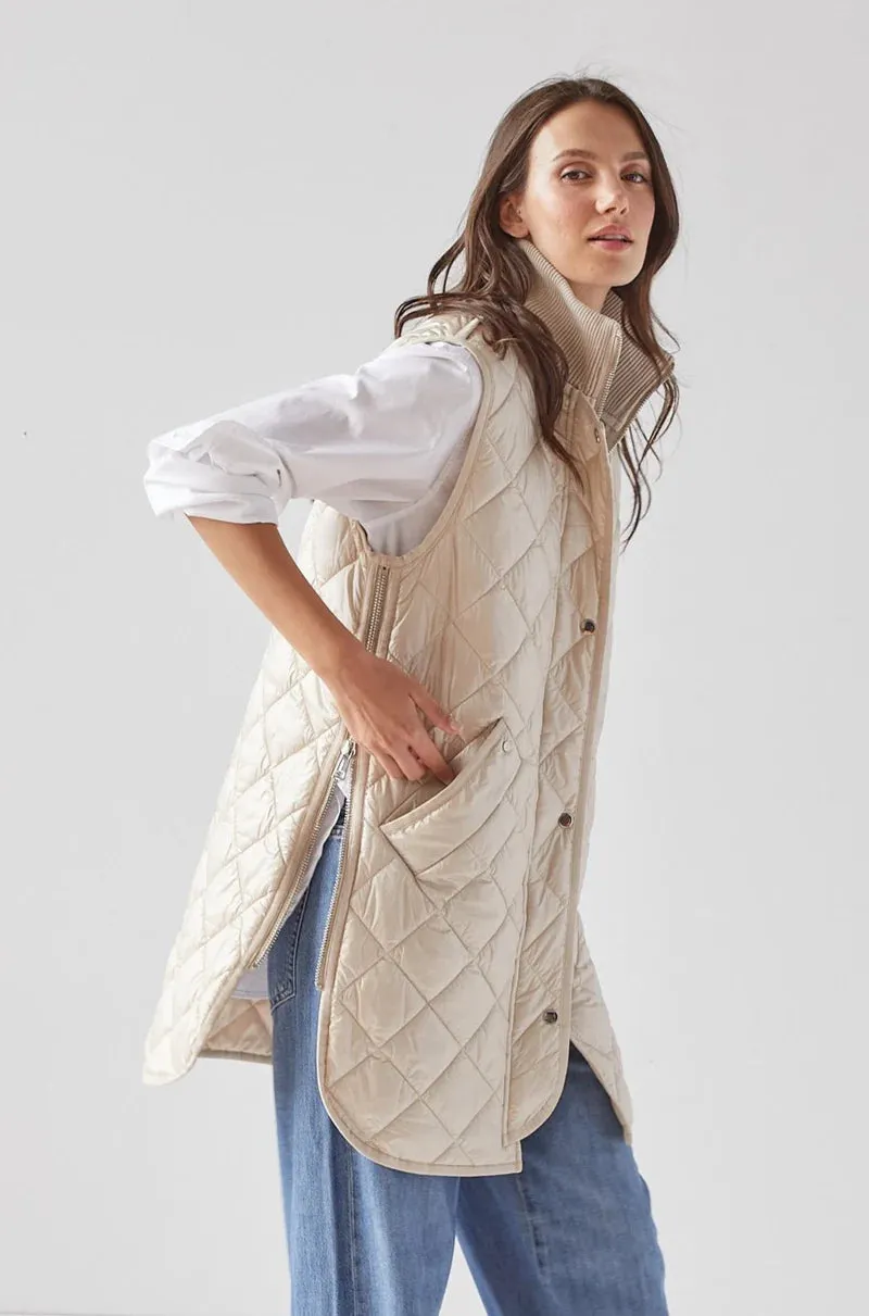 Adroit Destiny Long Vest | Champagne   Navy