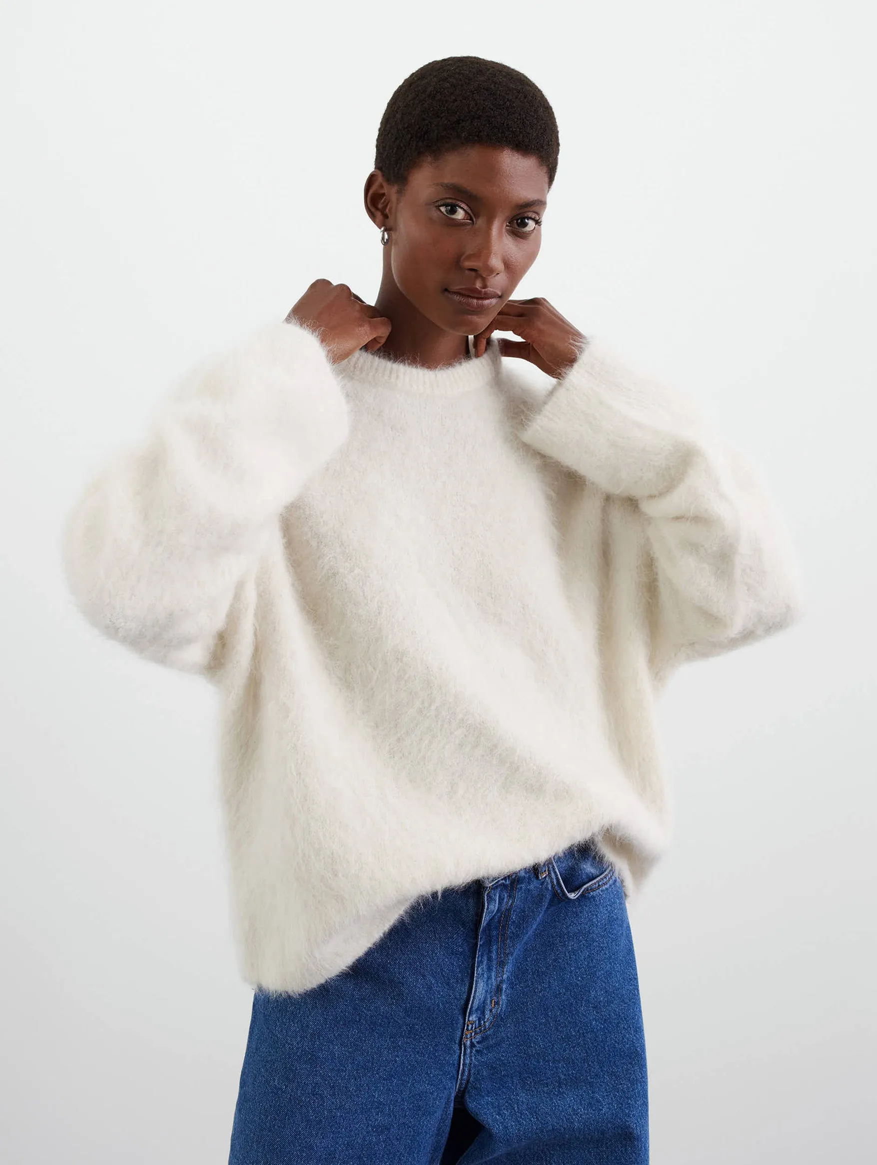 Alpaca O-Neck Sweater in Off White