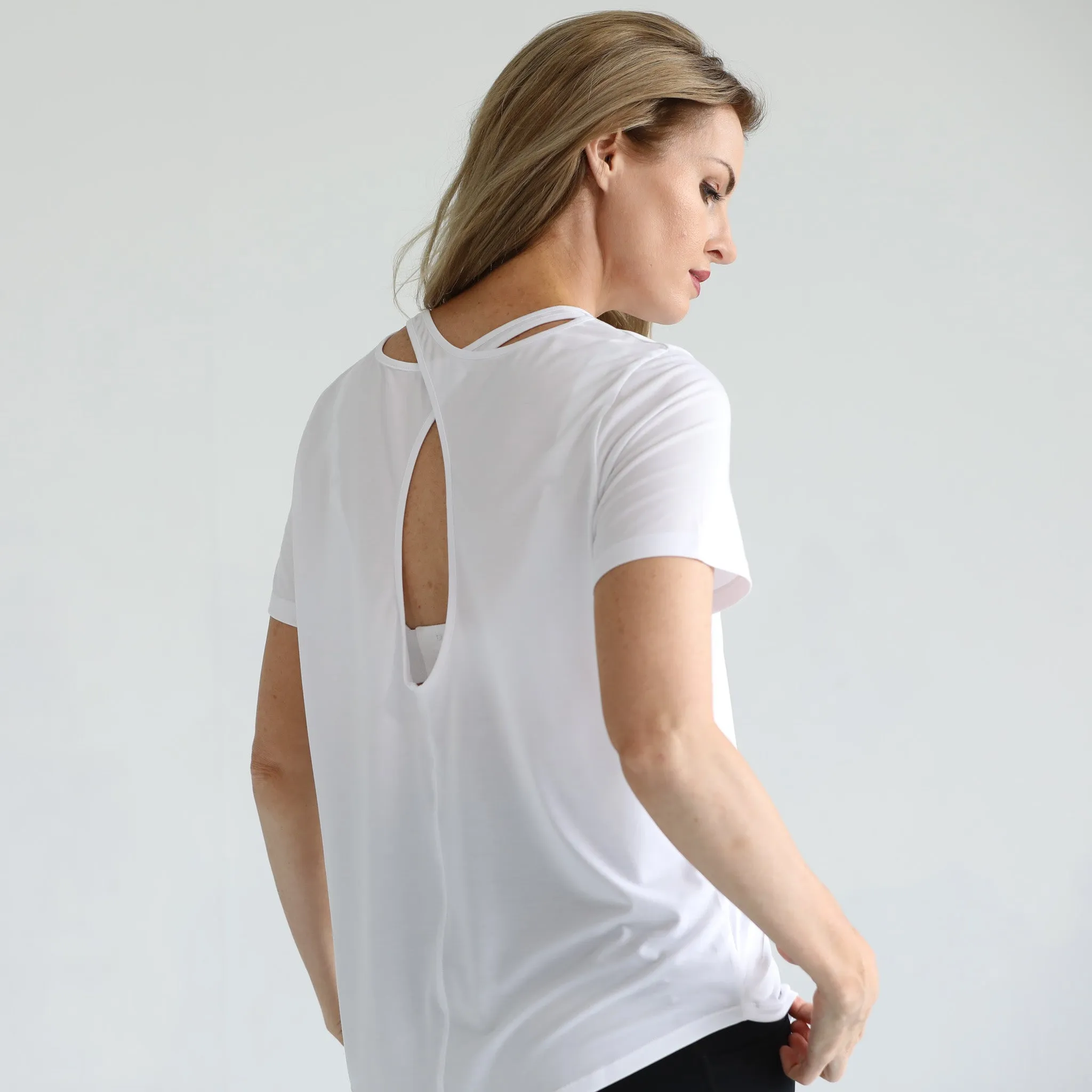 Harper Cross Back Short Sleeve Nursing Tee (Blanc)